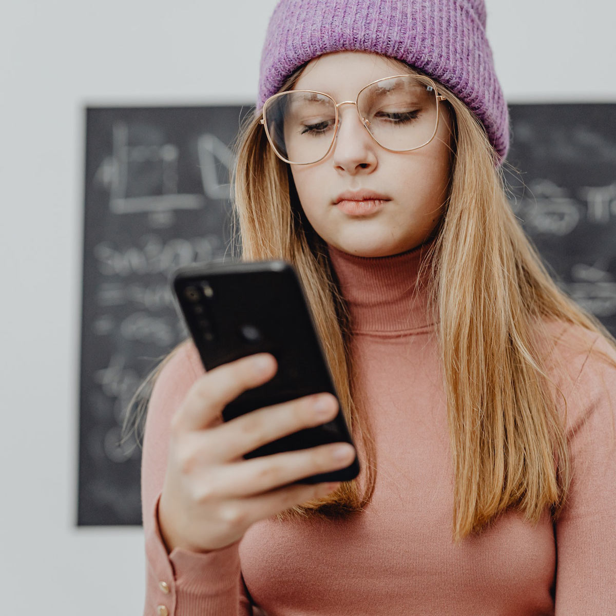 La era de los video-juegos y redes sociales, influencia cognitiva y emocional